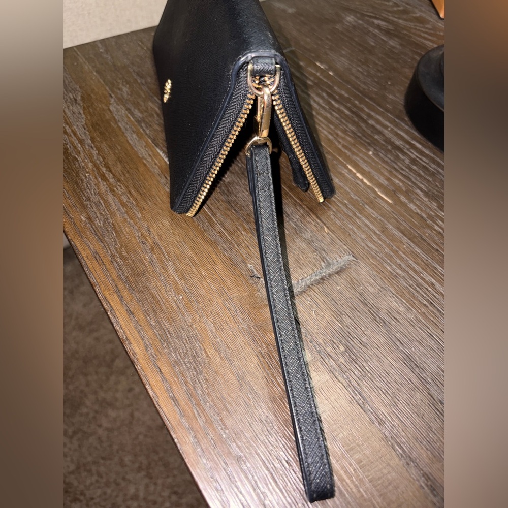 Tory Burch Black Leather Large Wristlet with Gold tone hardware EUC
Make a Offer - Picture 11 of 11